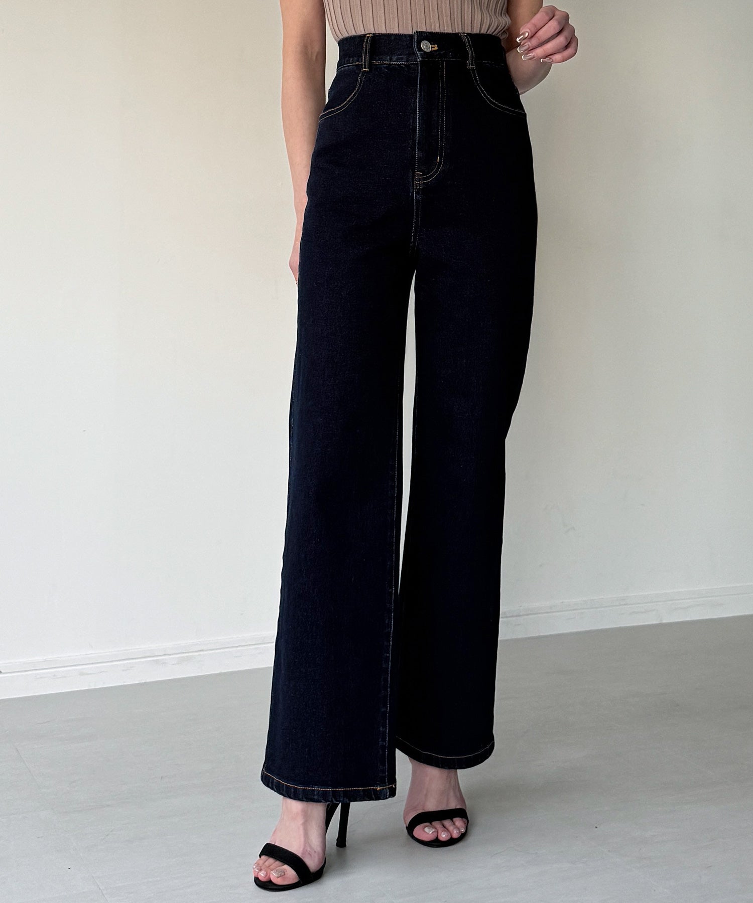 Model:H162cm 体重:45kg 着用サイズ:ST